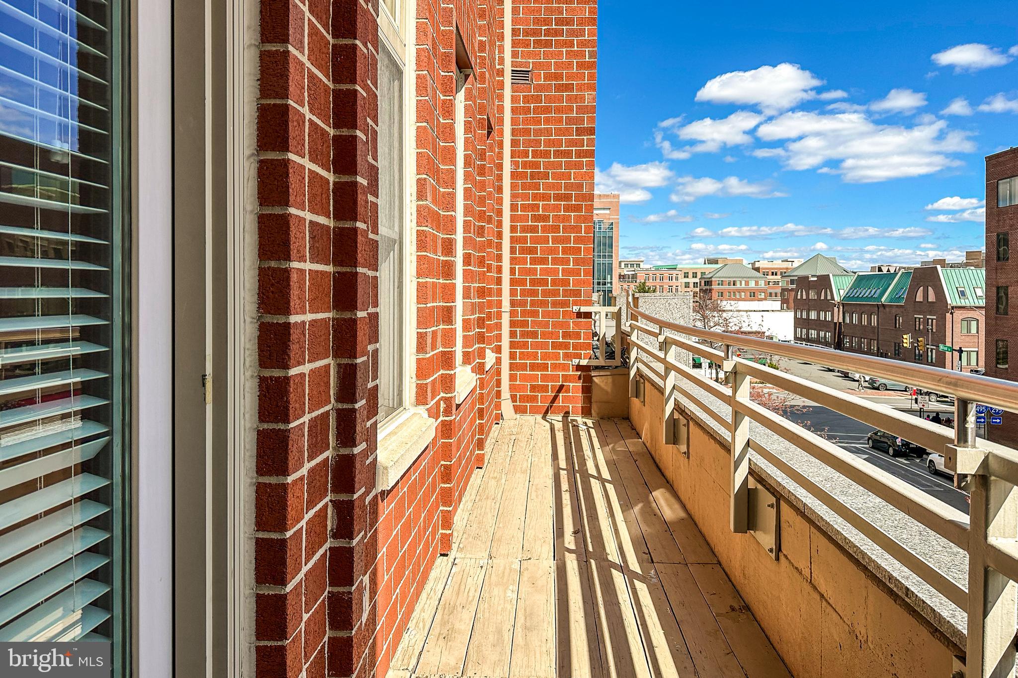 309 HOLLAND LANE 117