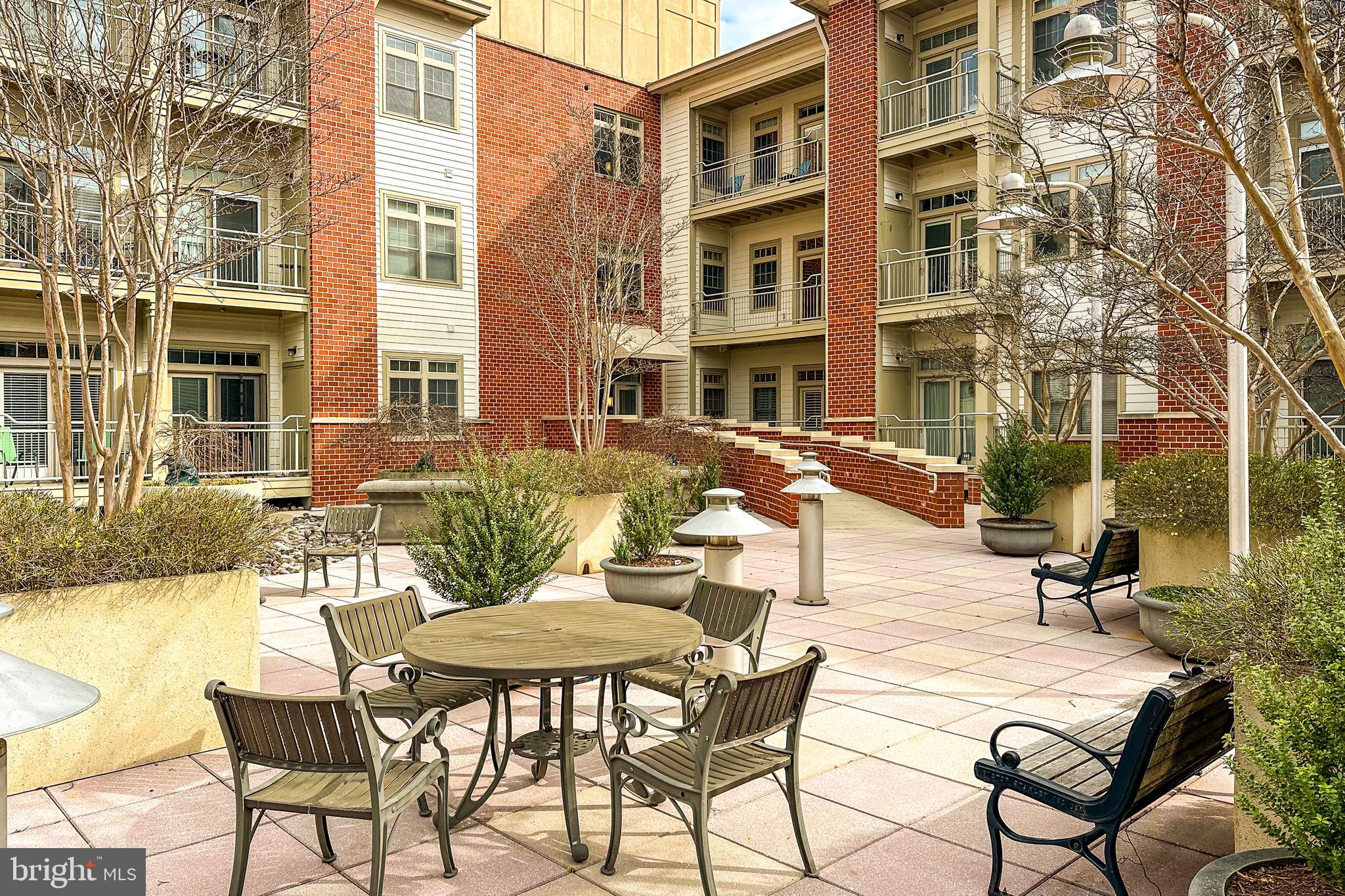 309 HOLLAND LANE 117