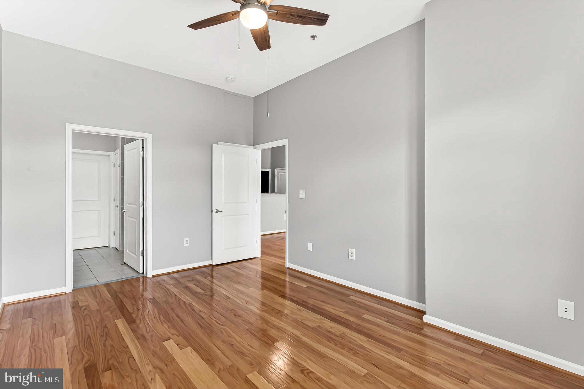 309 HOLLAND LANE 117