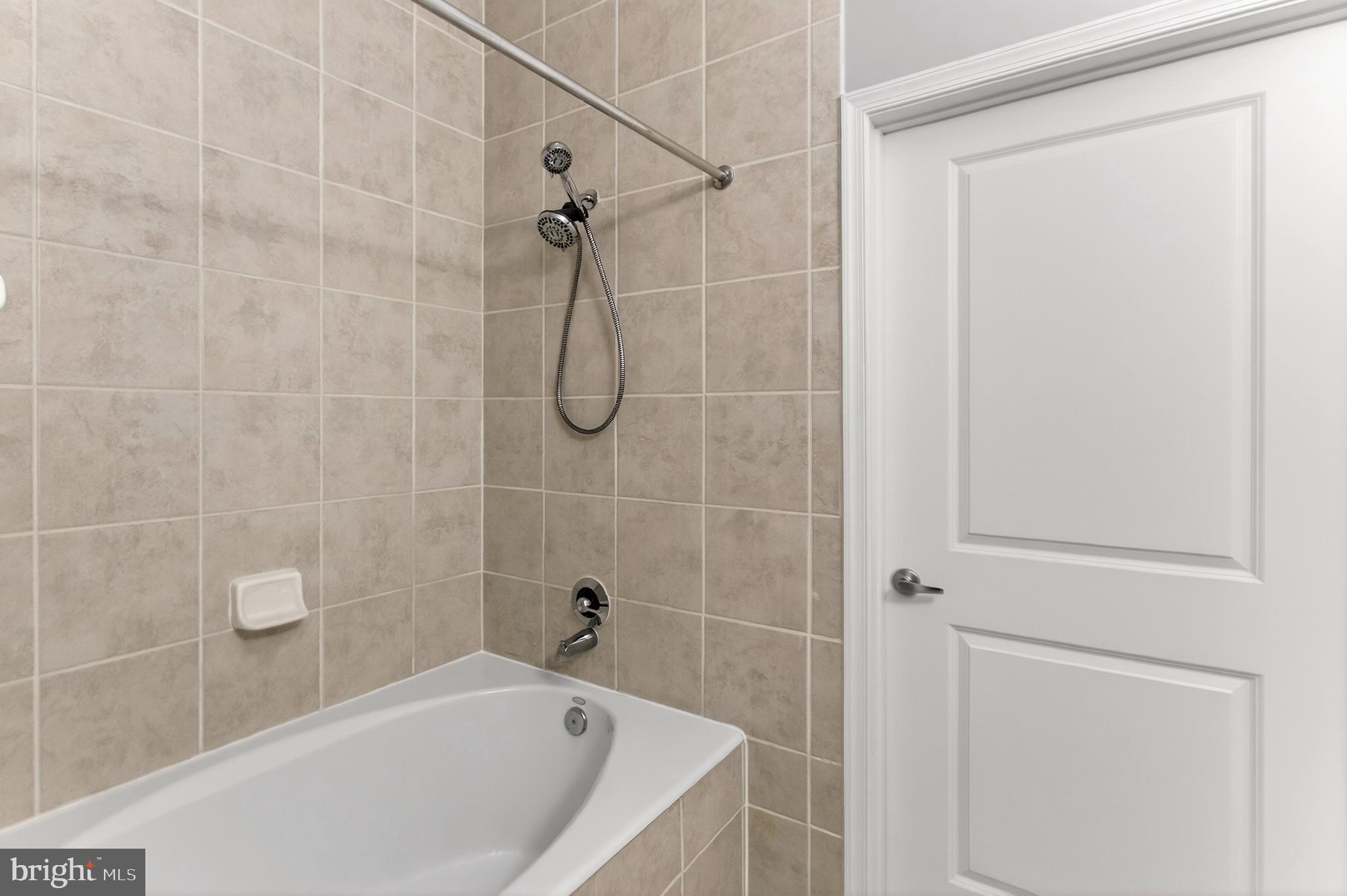 309 HOLLAND LANE 117