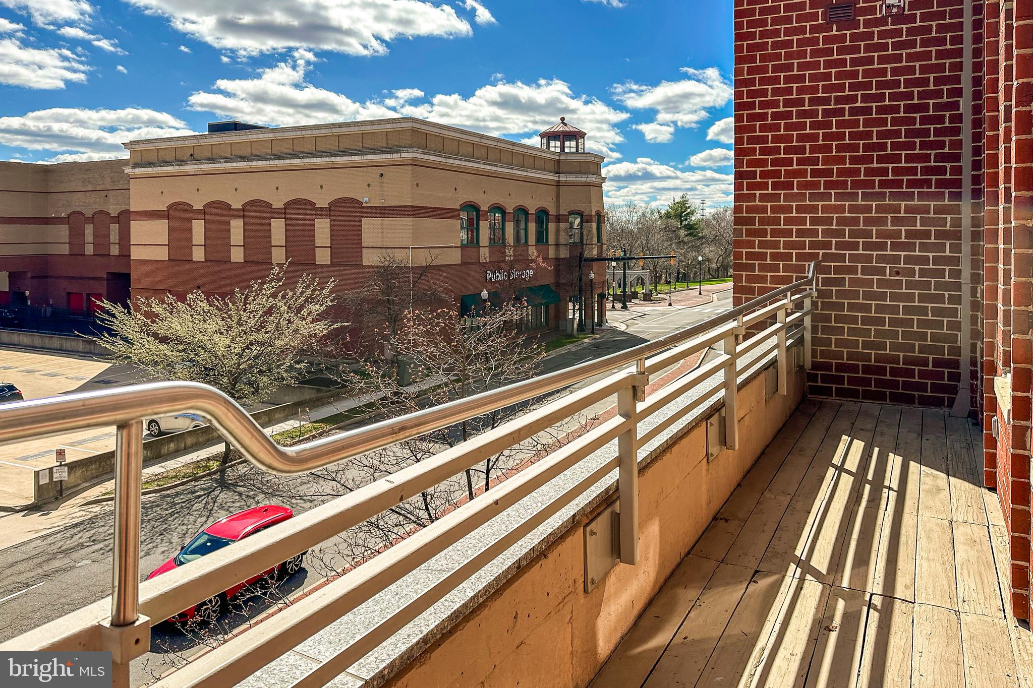 309 HOLLAND LANE 117