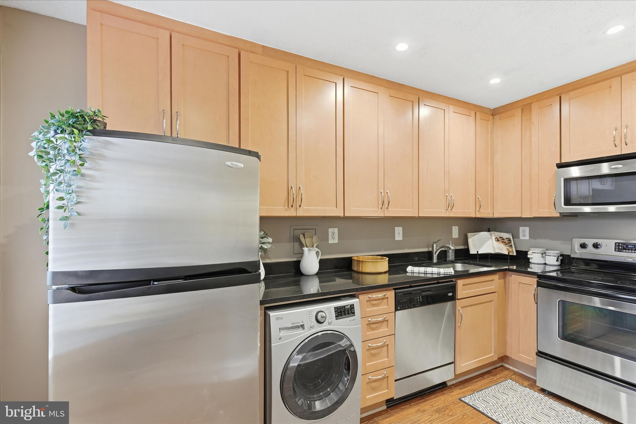 600 BASHFORD LANE 2332