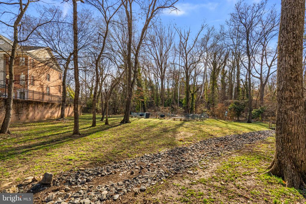 3802 VERMONT COURT