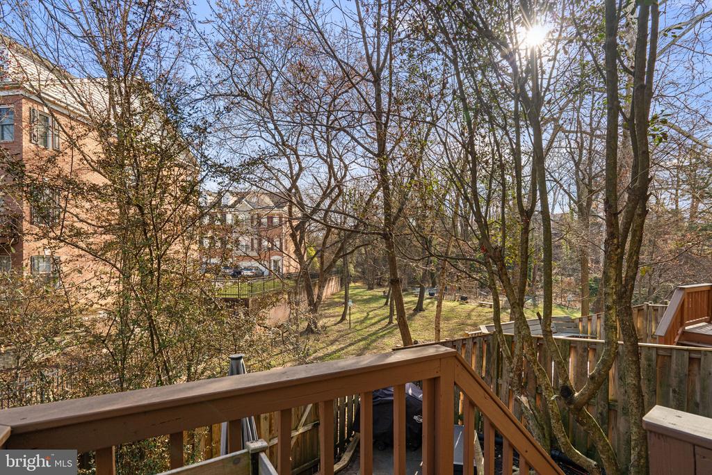 3802 VERMONT COURT