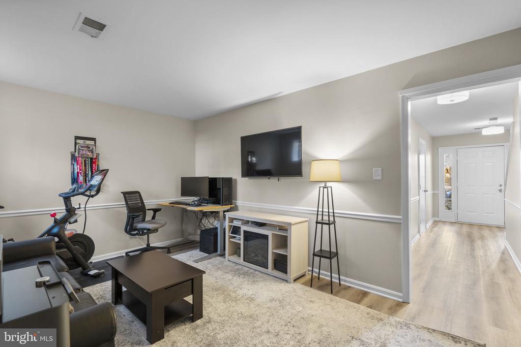 3802 VERMONT COURT
