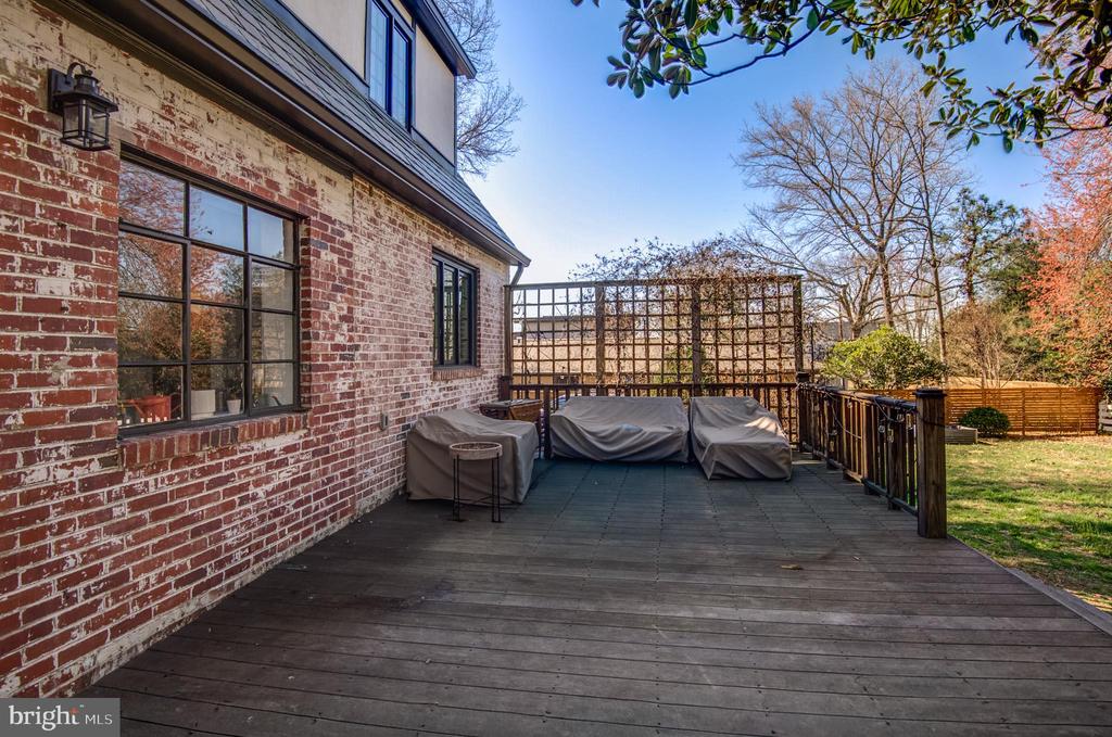 406 YALE DRIVE
