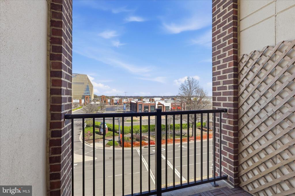 181 E REED AVENUE 411