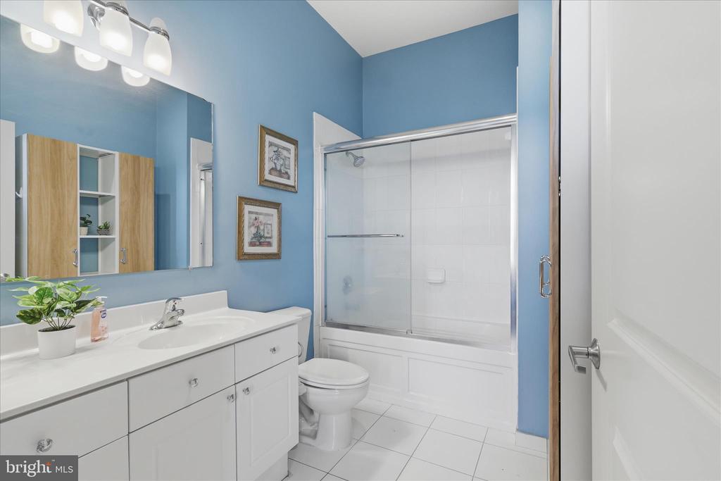 181 E REED AVENUE 411