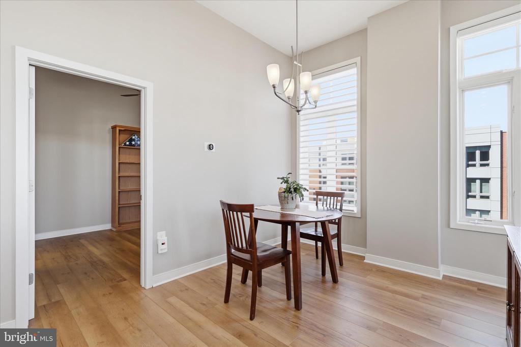 181 E REED AVENUE 411