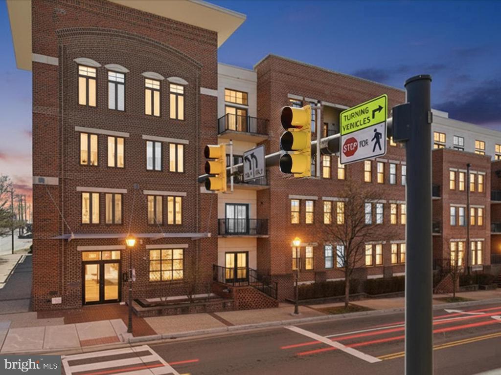 181 E REED AVENUE 411