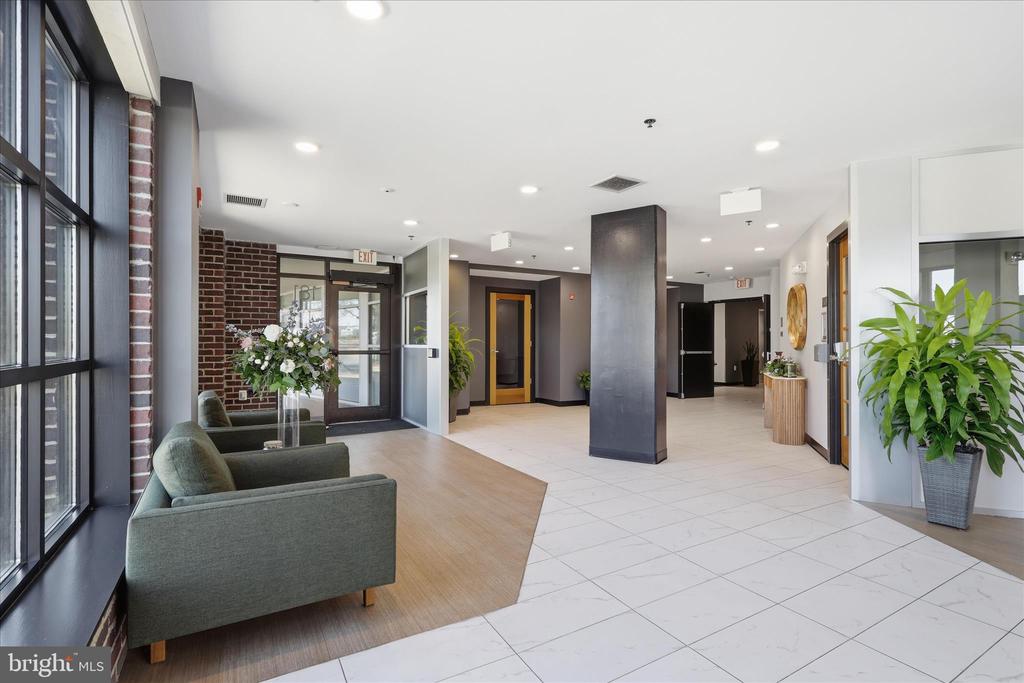 181 E REED AVENUE 411