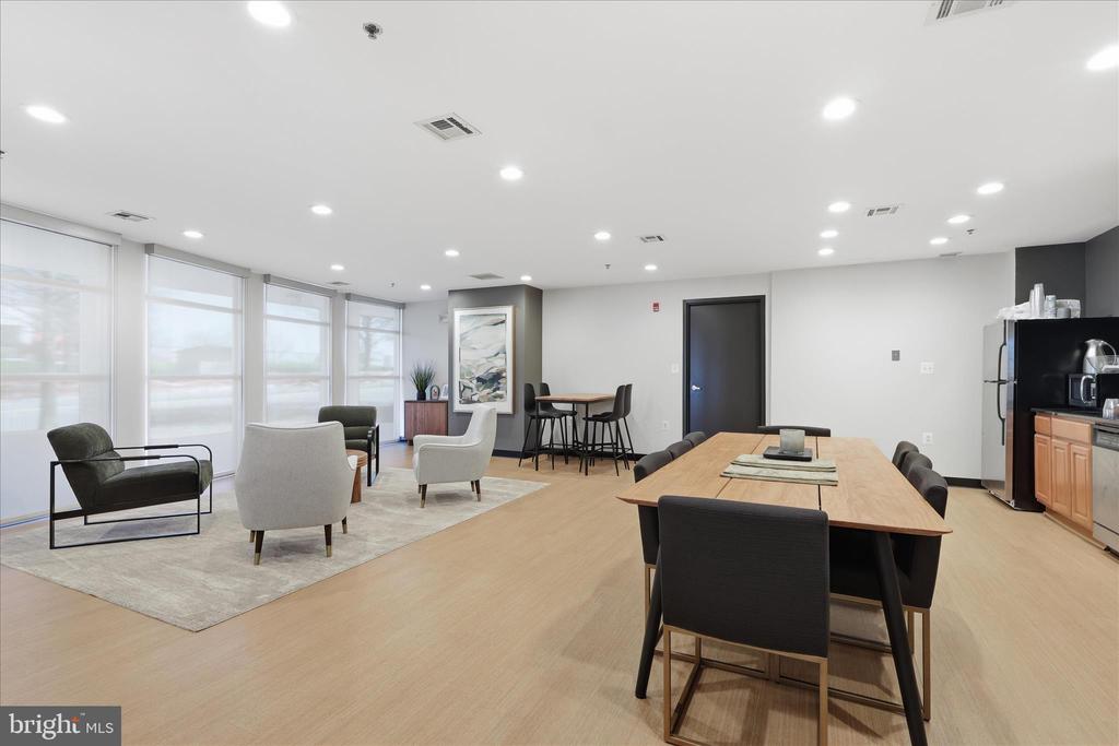 181 E REED AVENUE 411
