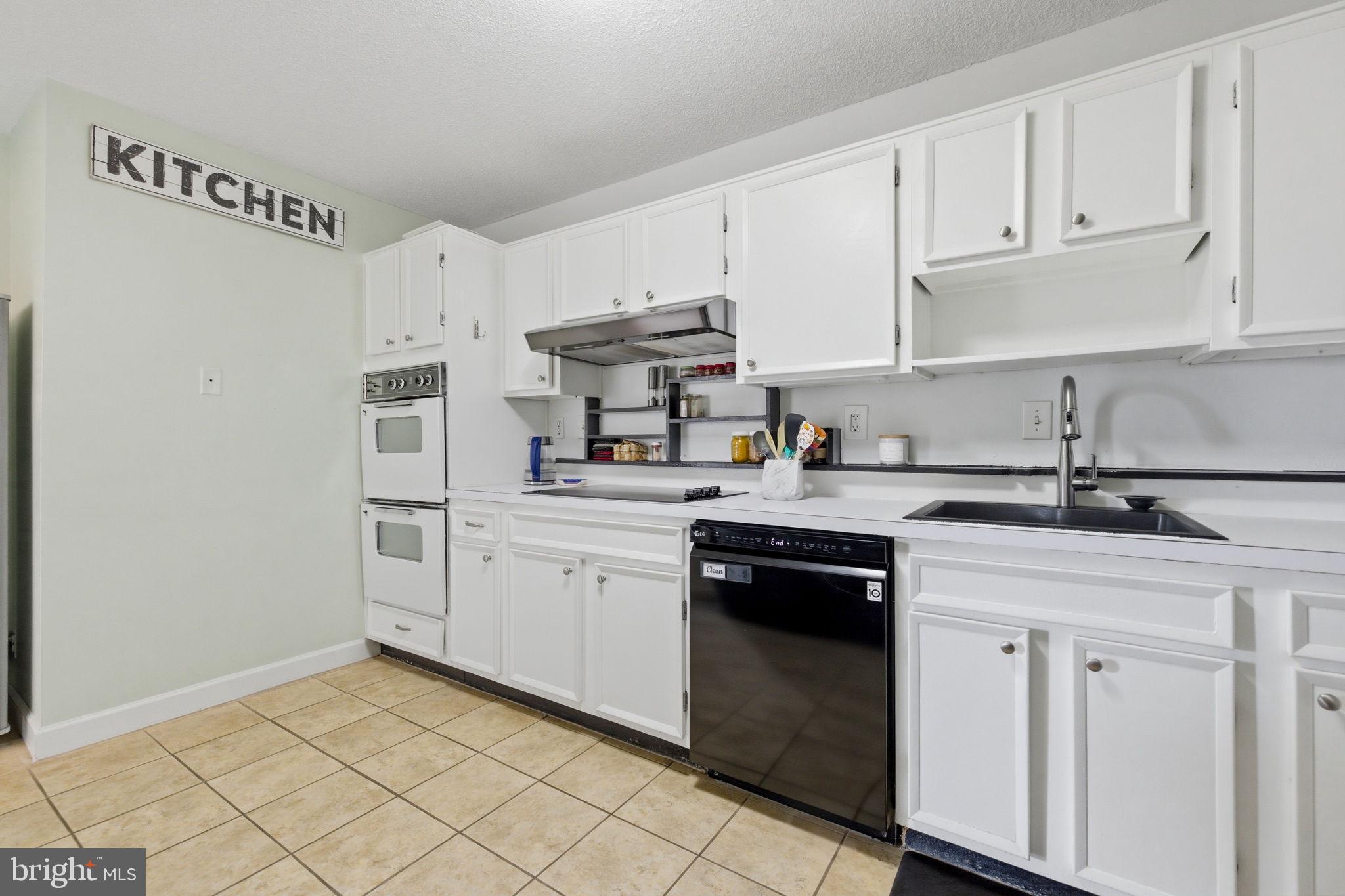 203 YOAKUM PARKWAY 906