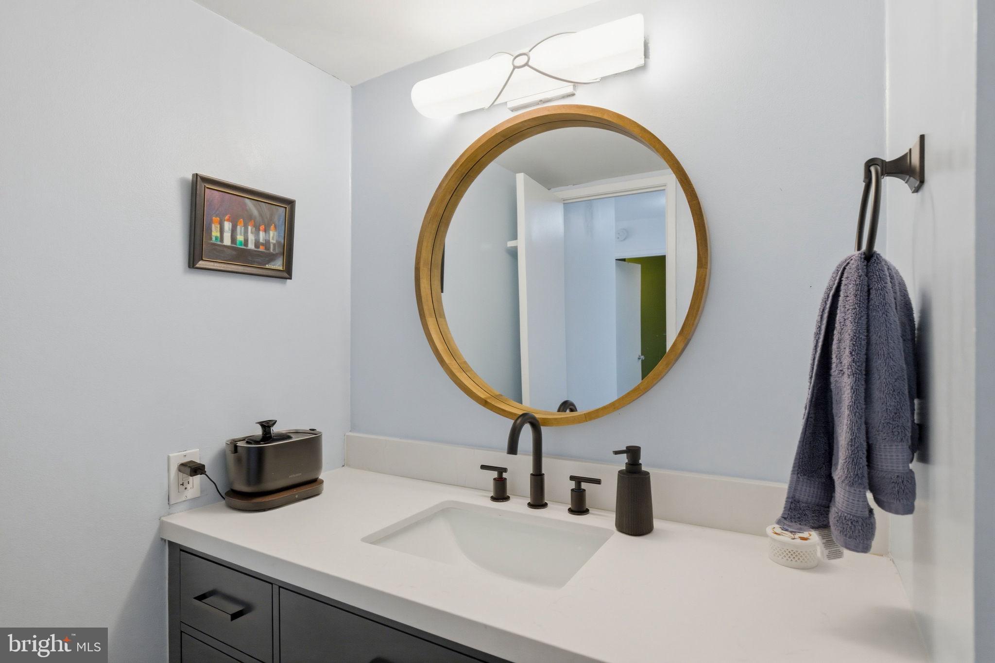 203 YOAKUM PARKWAY 906