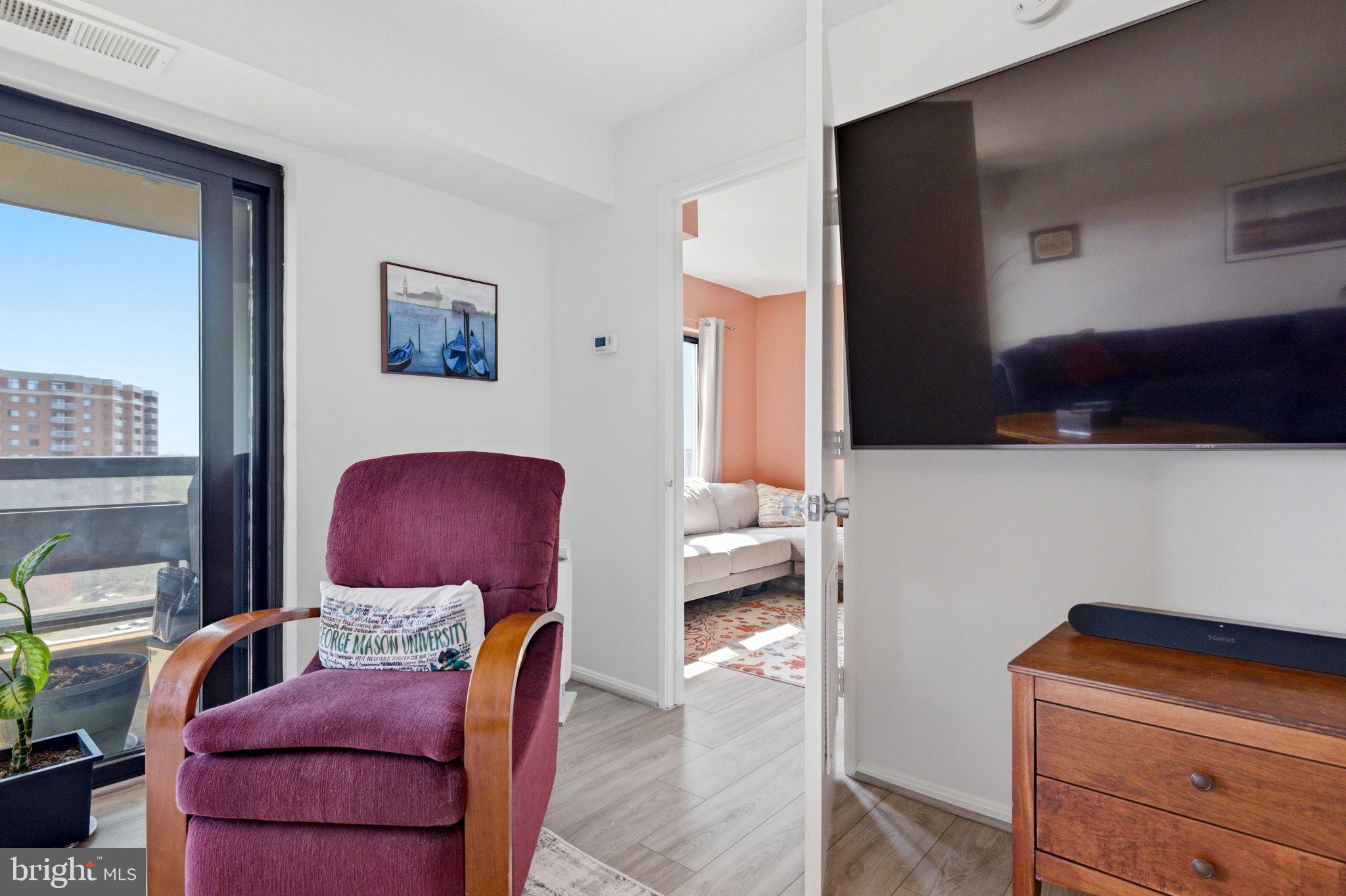 203 YOAKUM PARKWAY 906