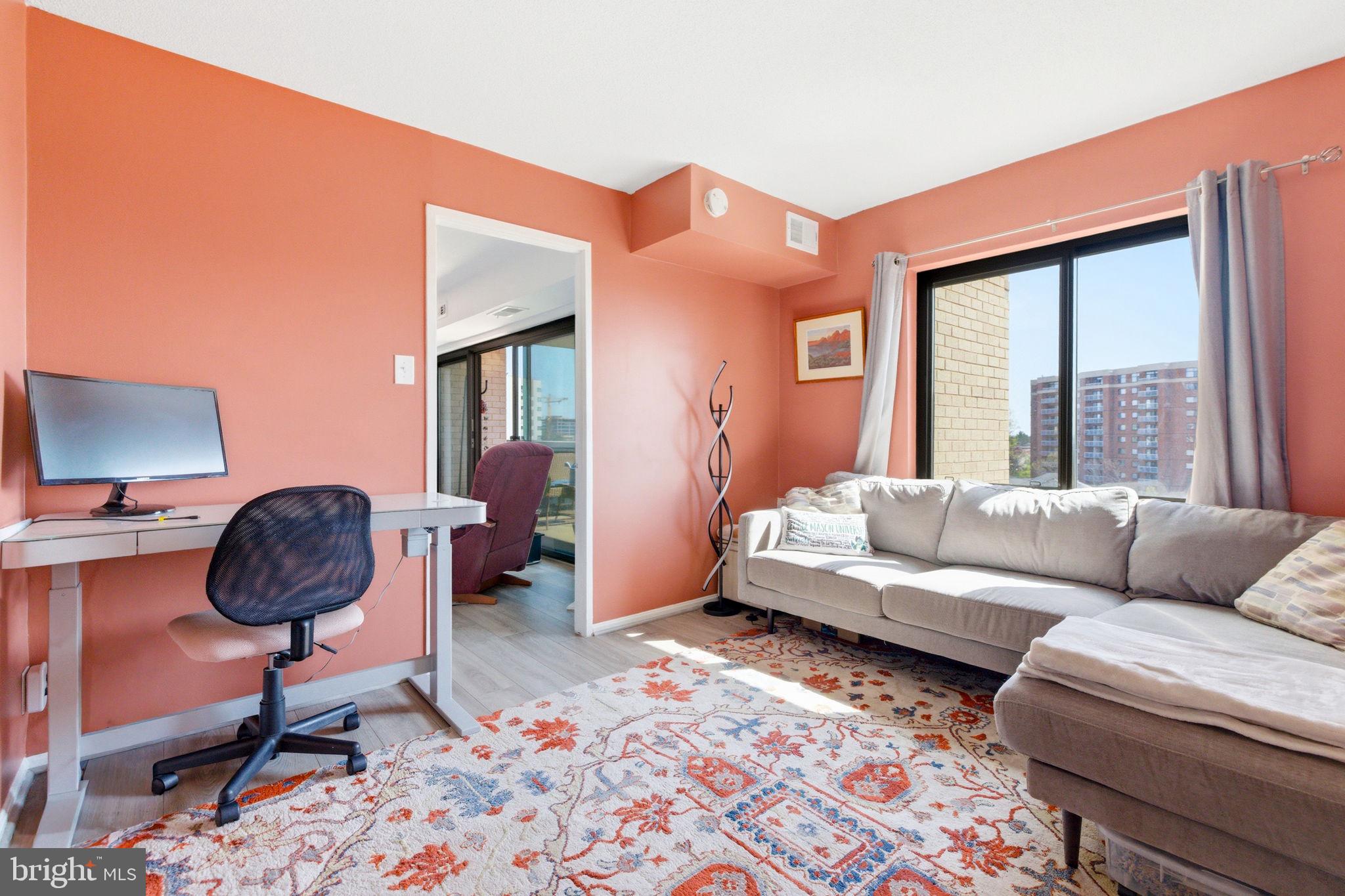 203 YOAKUM PARKWAY 906