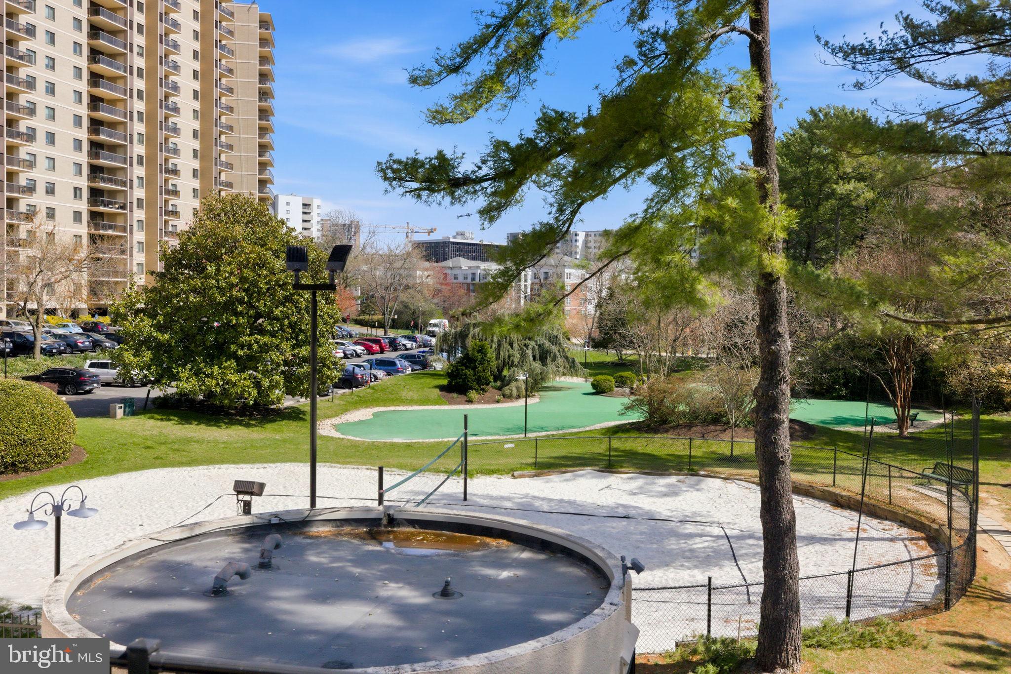 203 YOAKUM PARKWAY 906