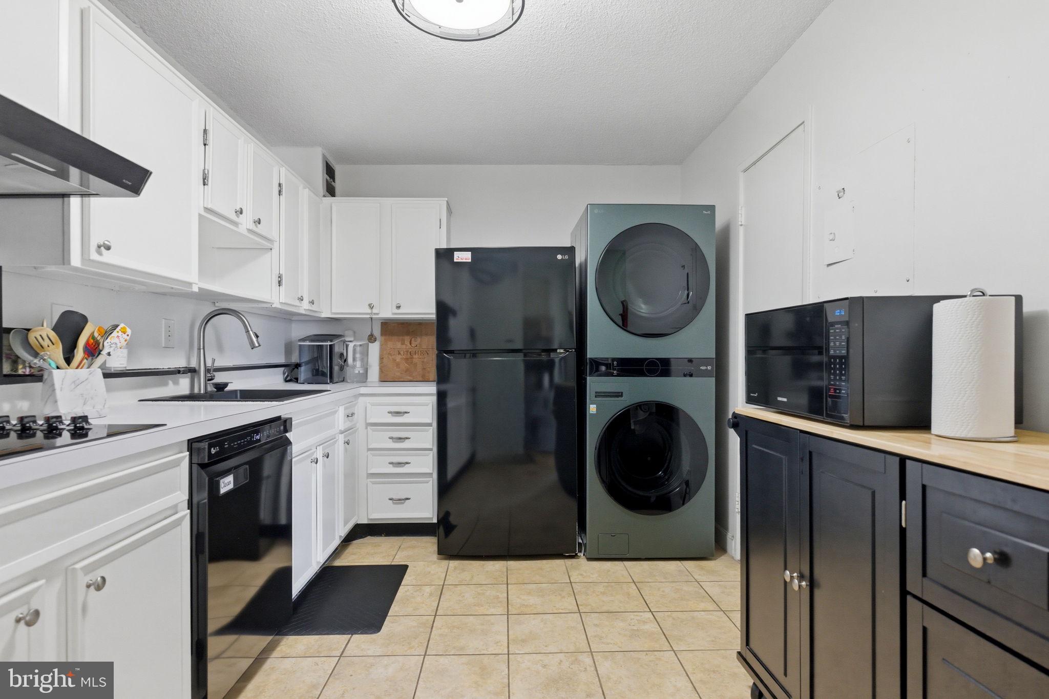 203 YOAKUM PARKWAY 906