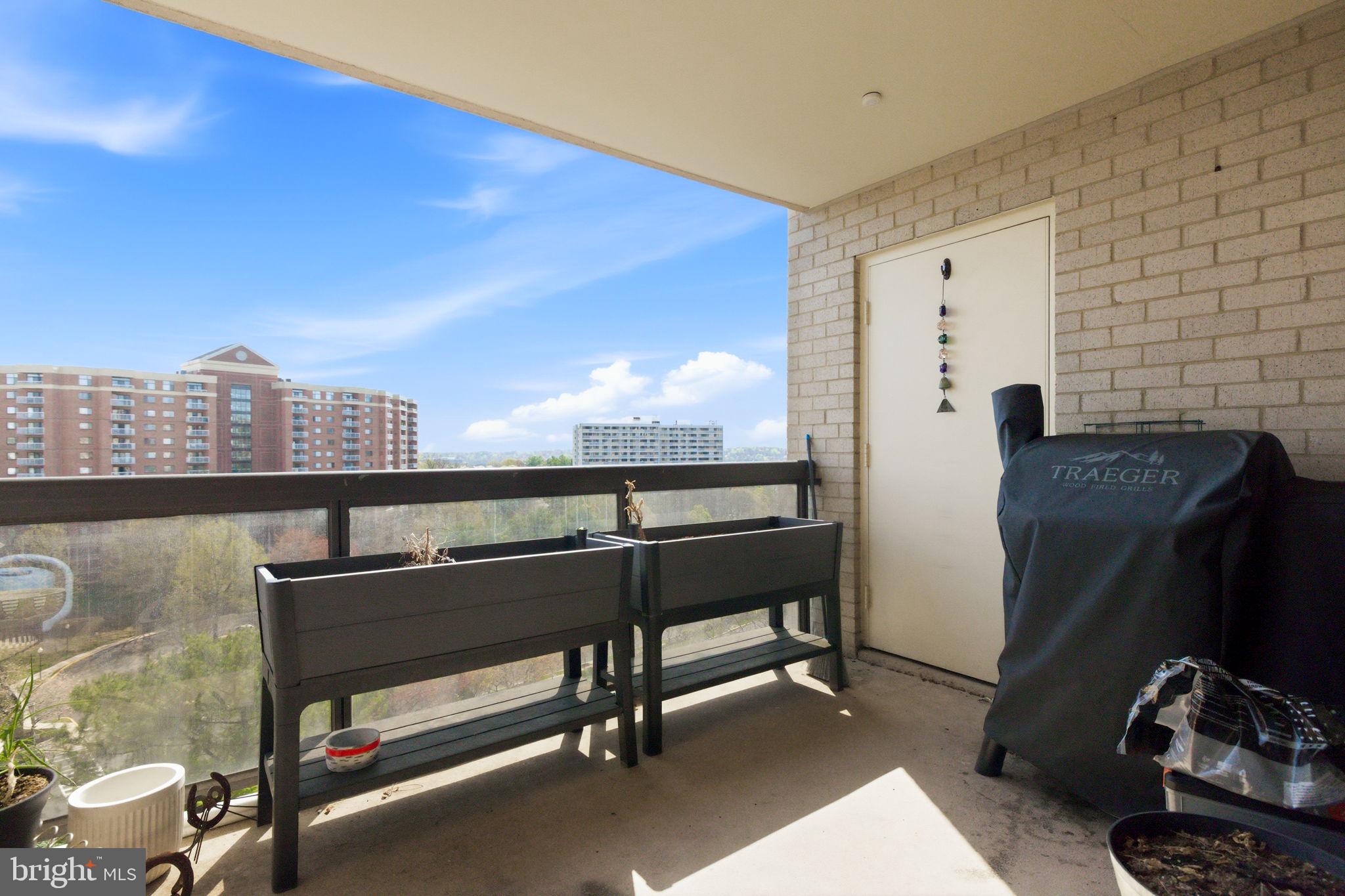 203 YOAKUM PARKWAY 906