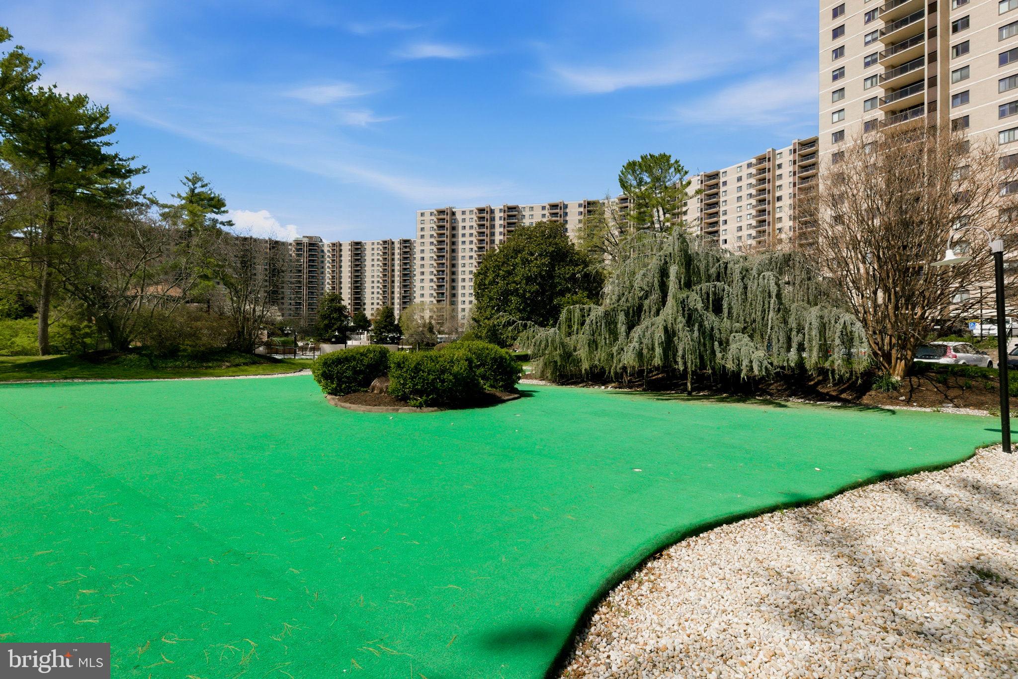 203 YOAKUM PARKWAY 906