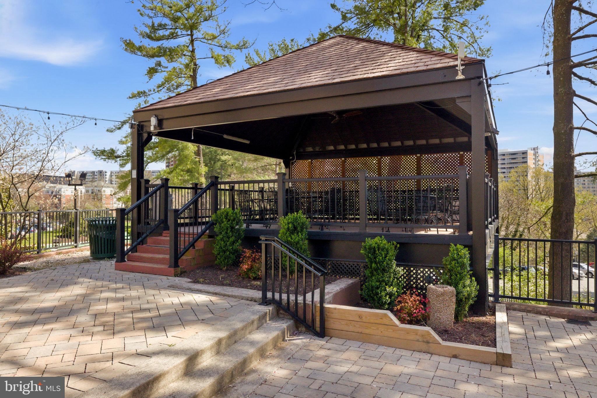 203 YOAKUM PARKWAY 906