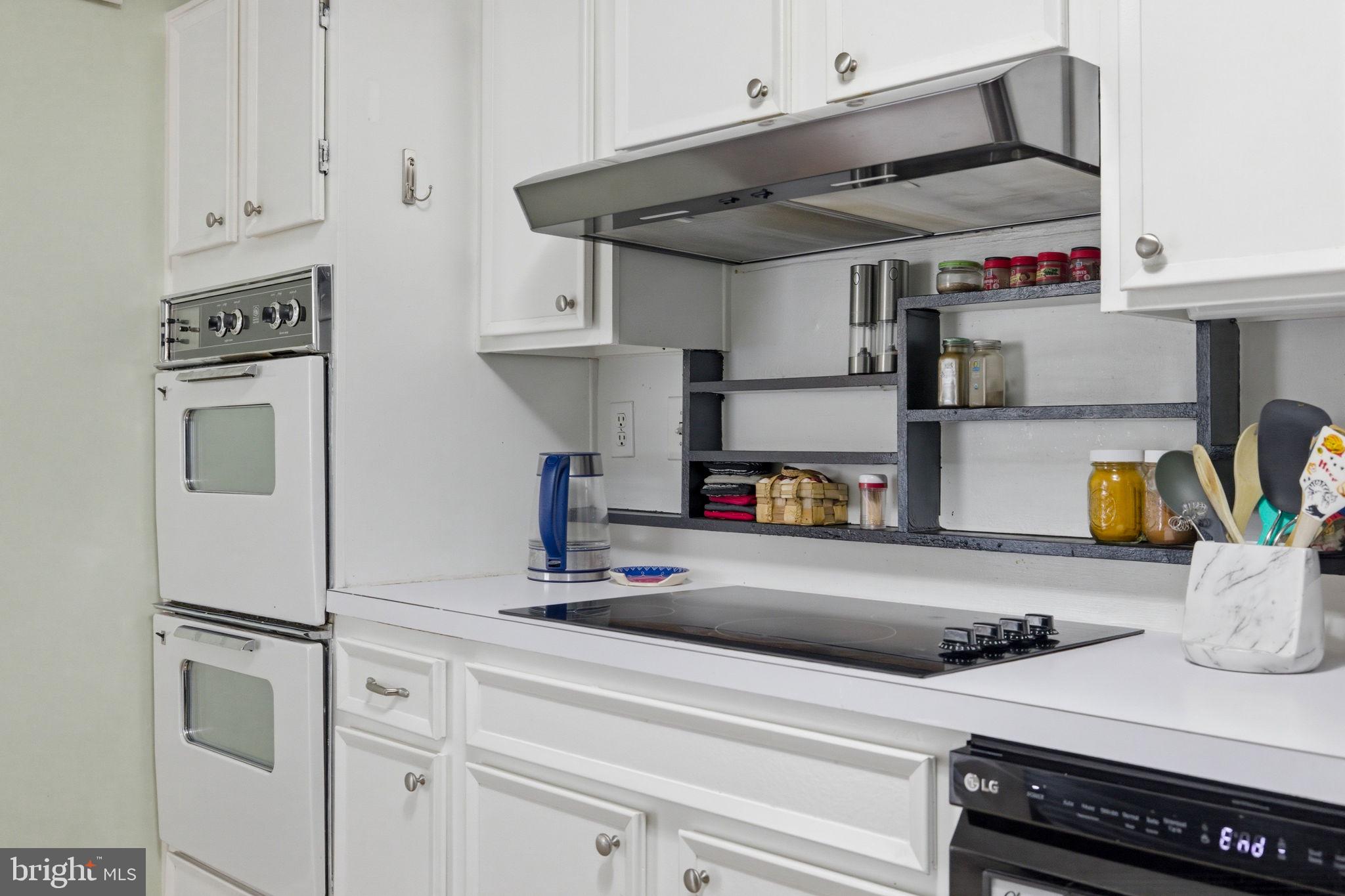 203 YOAKUM PARKWAY 906