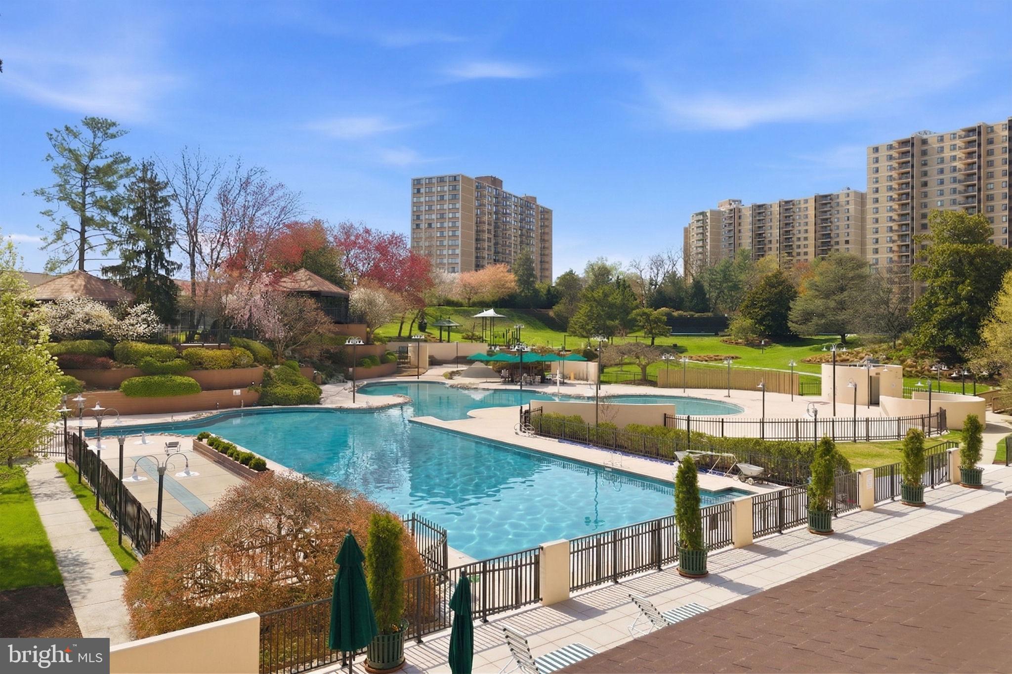 203 YOAKUM PARKWAY 906