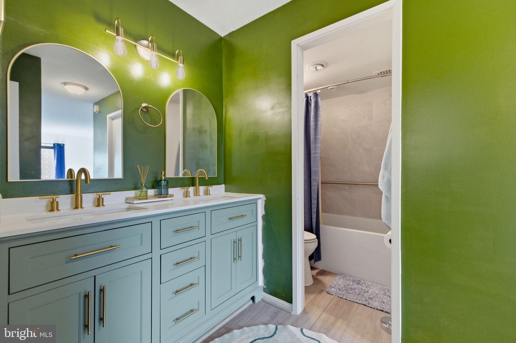 203 YOAKUM PARKWAY 906