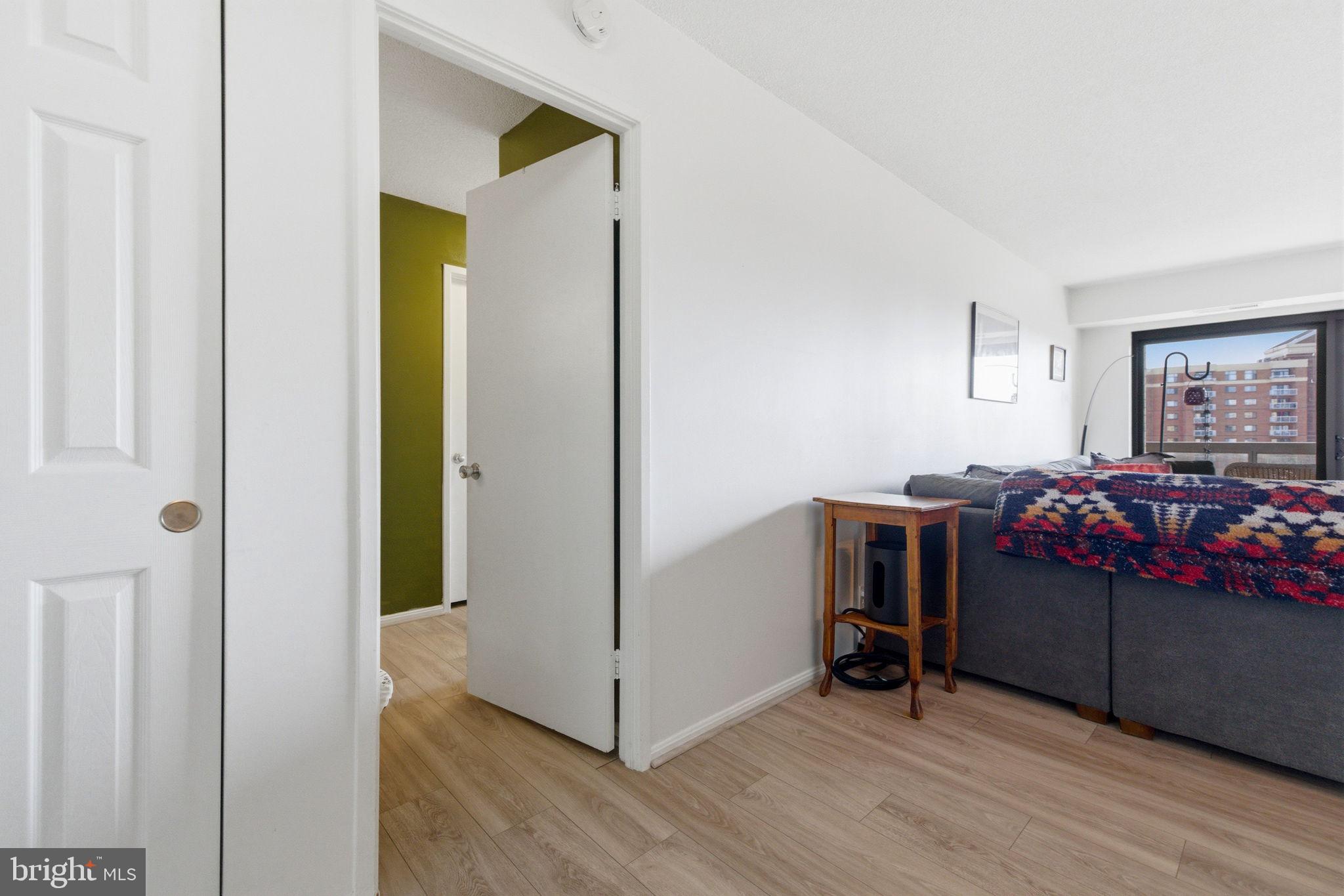 203 YOAKUM PARKWAY 906