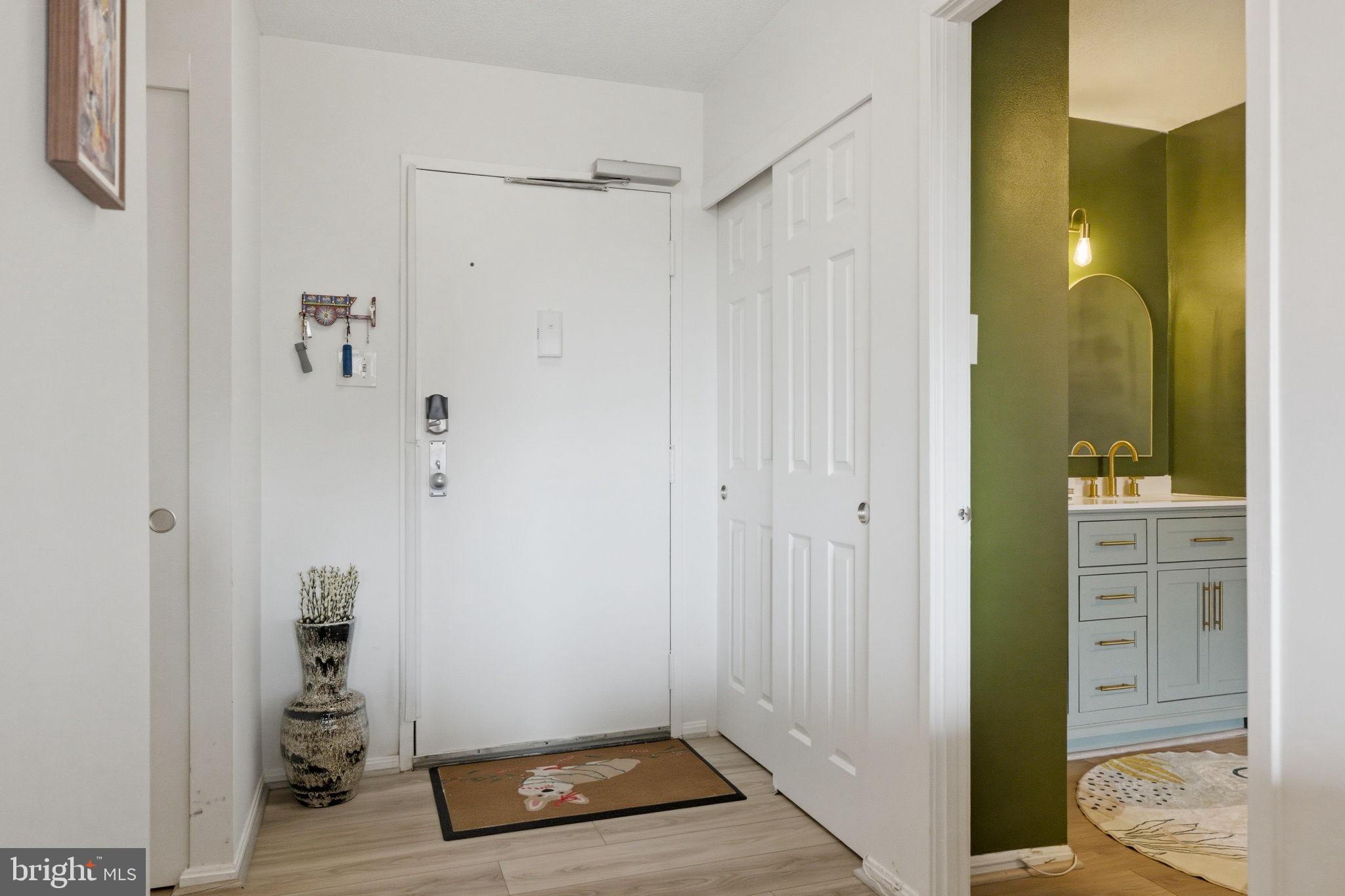 203 YOAKUM PARKWAY 906