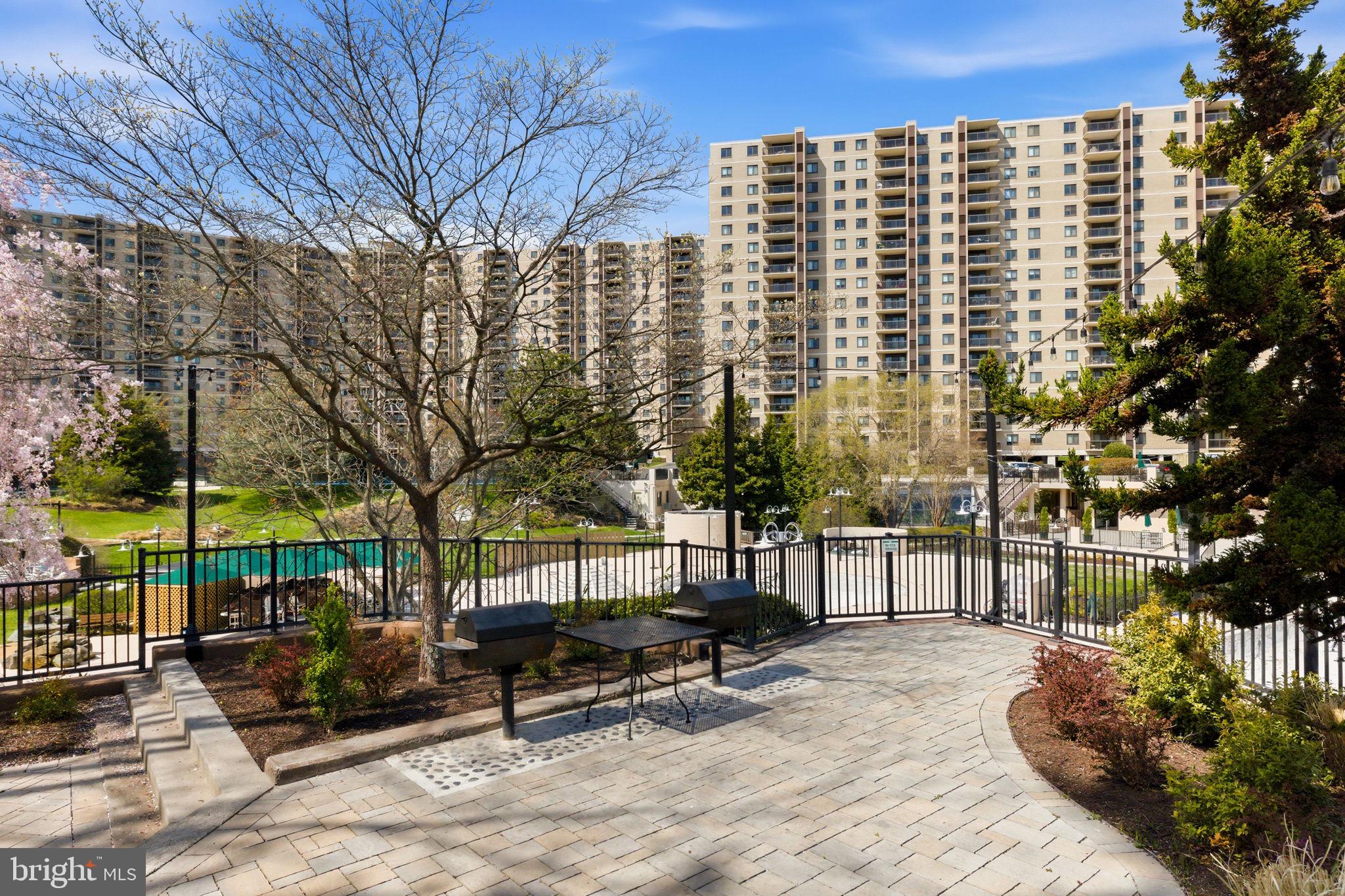 203 YOAKUM PARKWAY 906