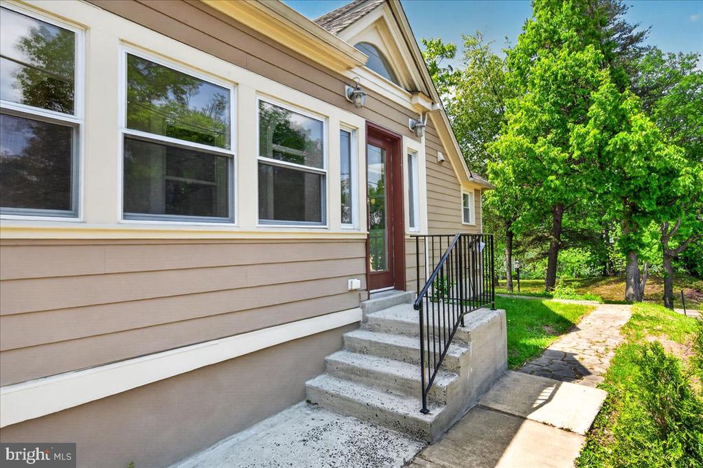 4448 W BRADDOCK ROAD