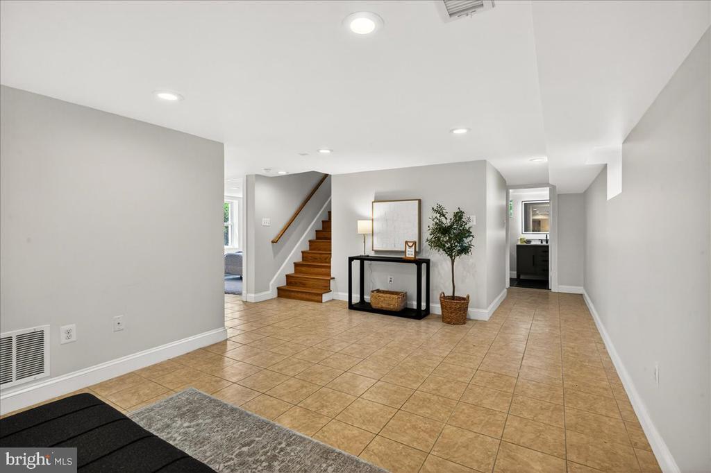 4448 W BRADDOCK ROAD