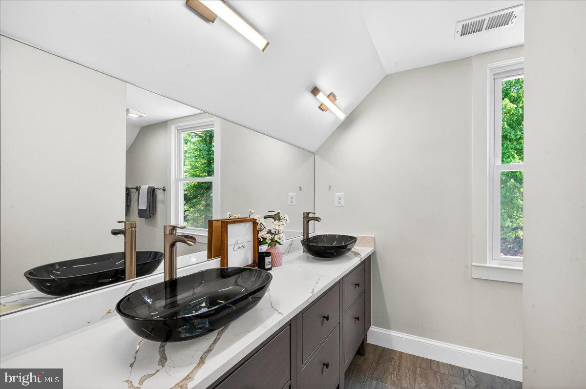 4448 W BRADDOCK ROAD