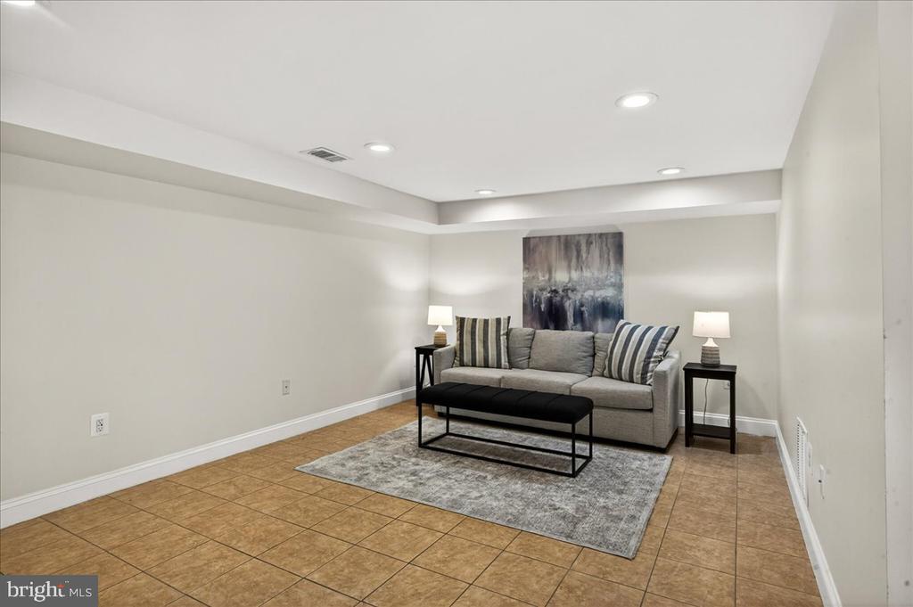 4448 W BRADDOCK ROAD
