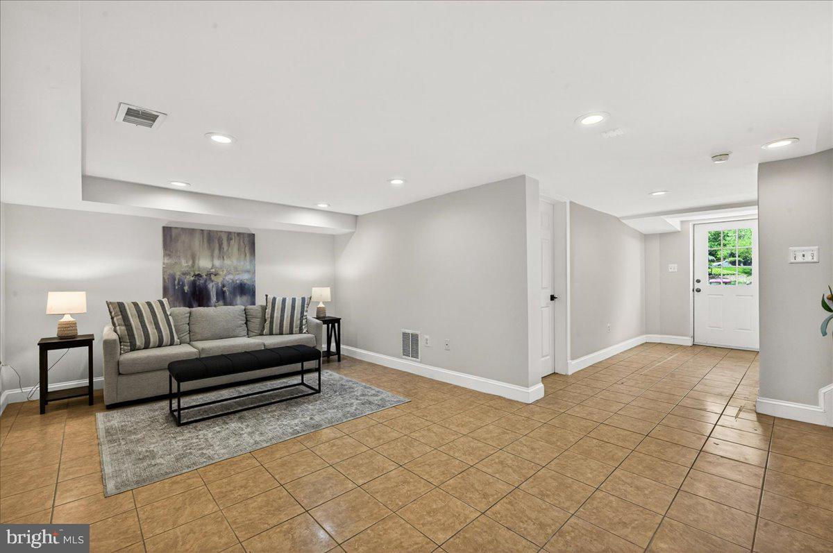 4448 W BRADDOCK ROAD