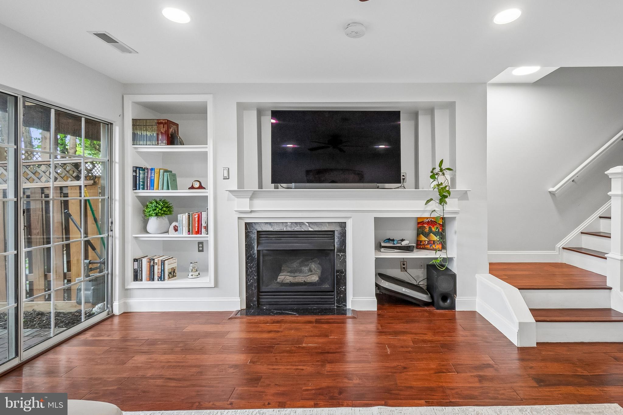 343 HELMUTH LANE