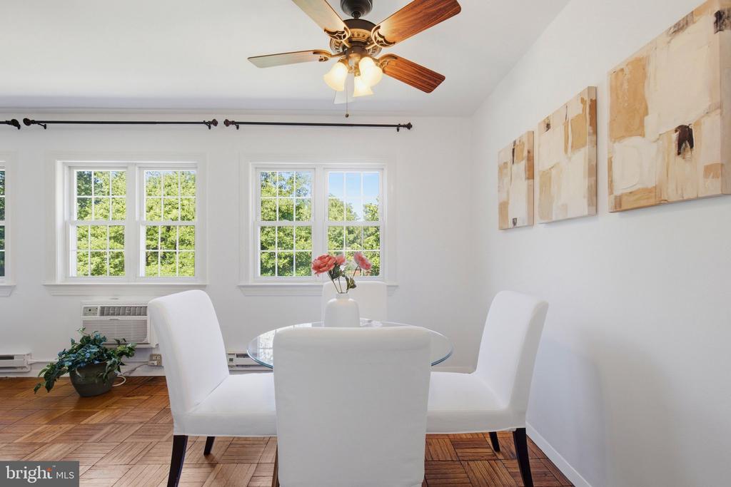 3243 VALLEY DRIVE