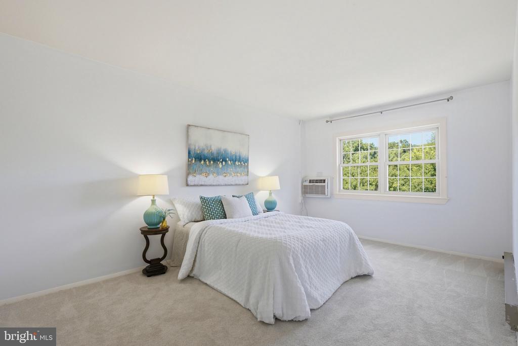 3243 VALLEY DRIVE