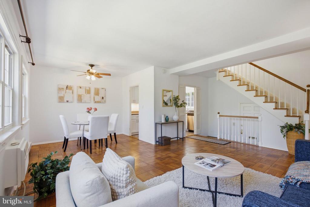 3243 VALLEY DRIVE