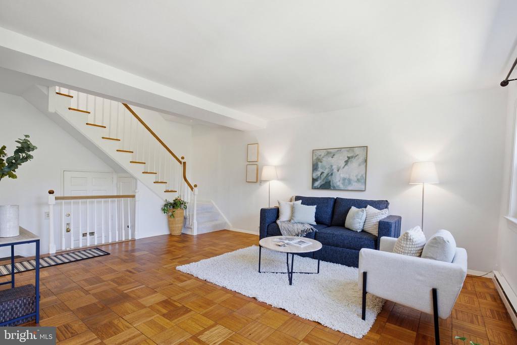 3243 VALLEY DRIVE