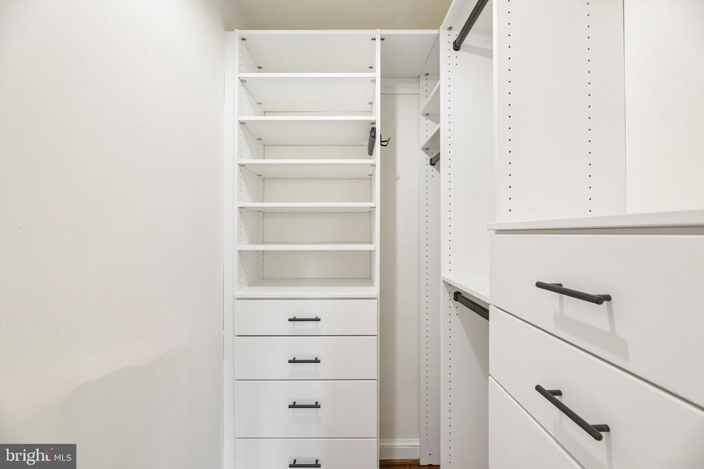 1722 W ABINGDON DRIVE Unit: 301