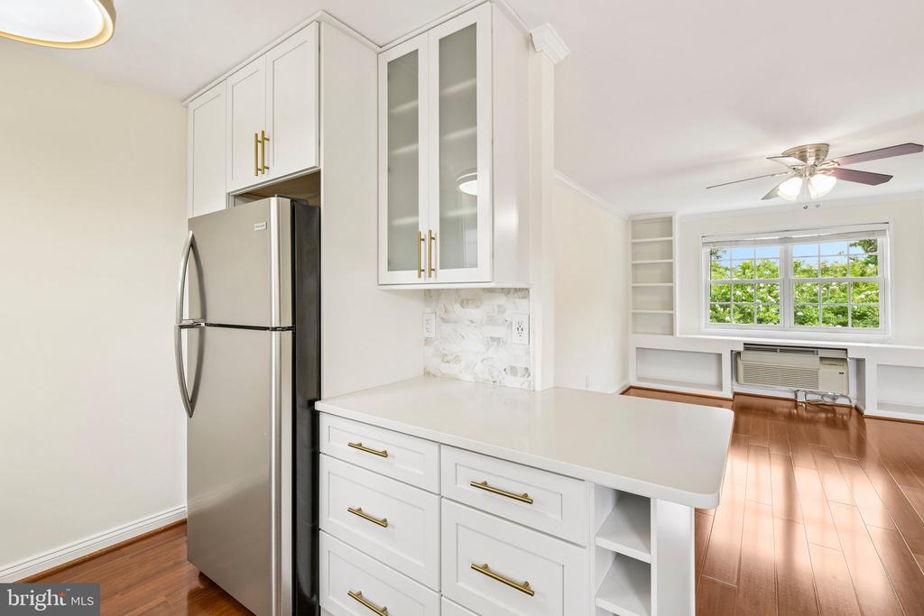 1722 W ABINGDON DRIVE Unit: 301