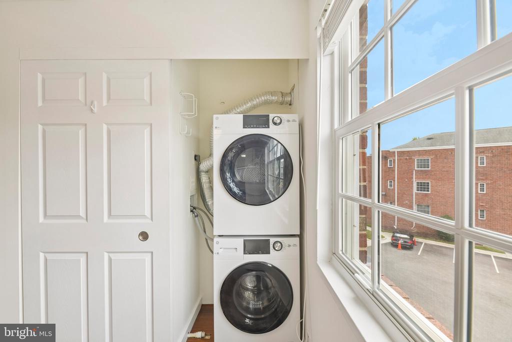 1722 W ABINGDON DRIVE Unit: 301