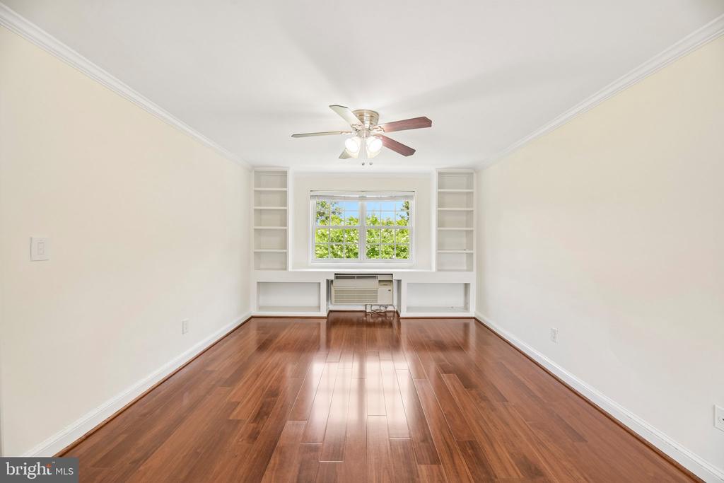 1722 W ABINGDON DRIVE Unit: 301