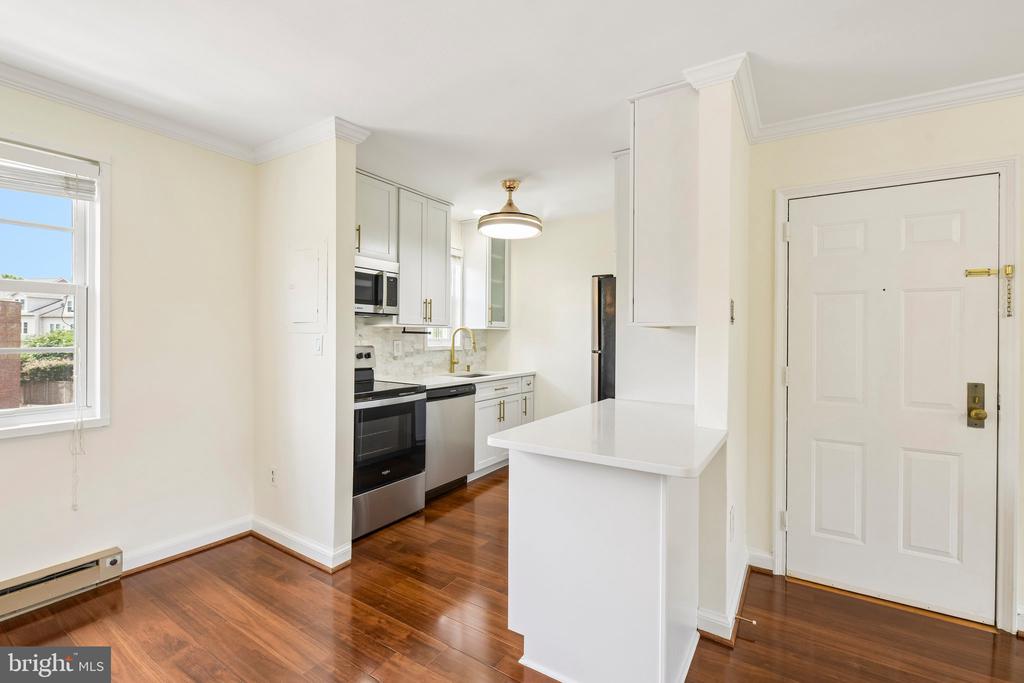 1722 W ABINGDON DRIVE Unit: 301