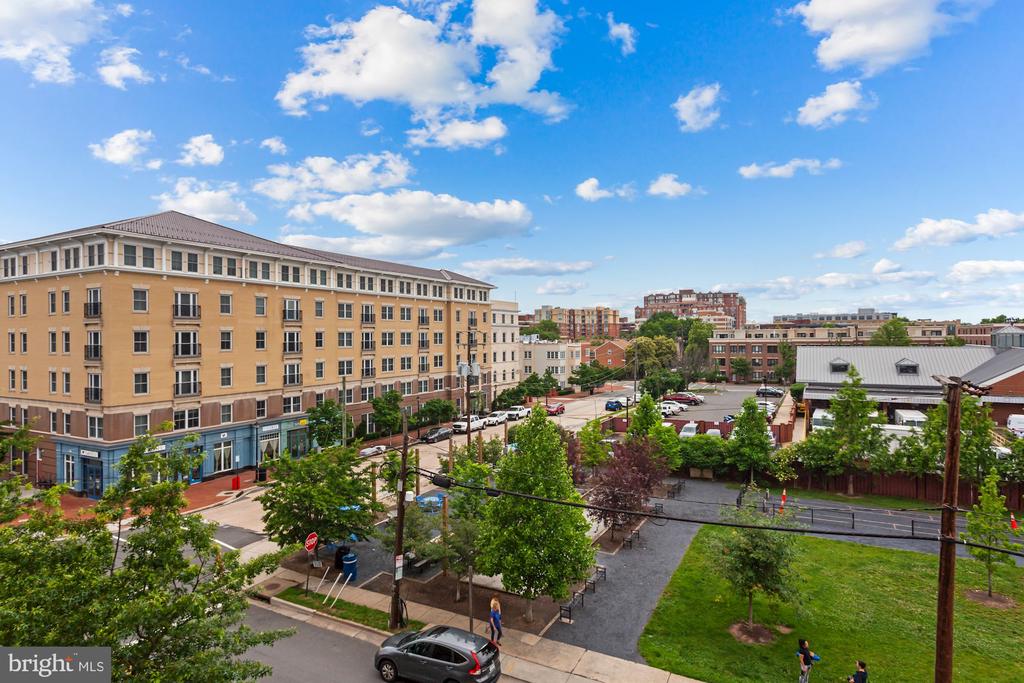 525 N FAYETTE STREET Unit: 413