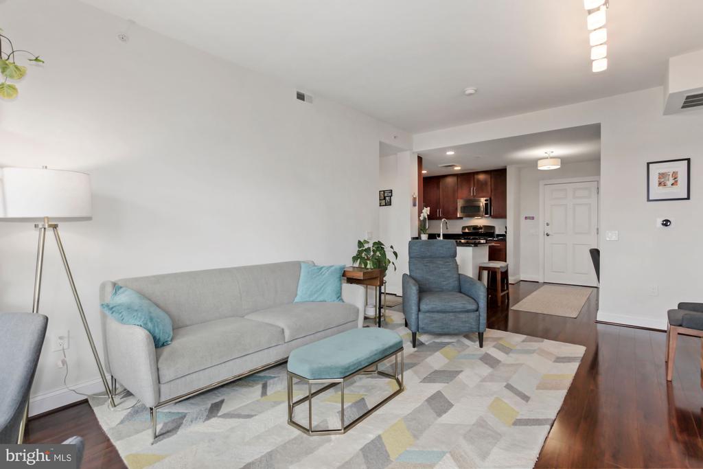 525 N FAYETTE STREET Unit: 413