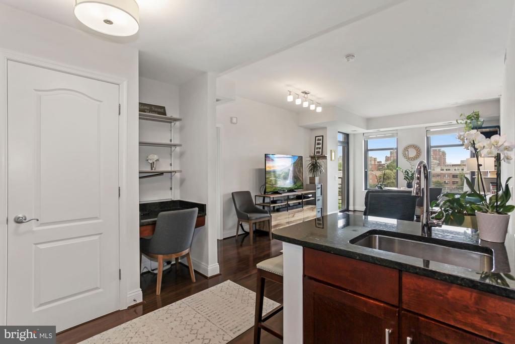 525 N FAYETTE STREET Unit: 413