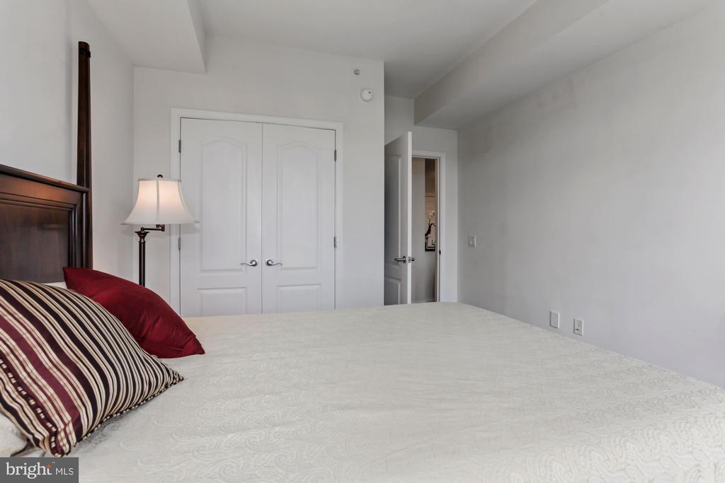 525 N FAYETTE STREET Unit: 413